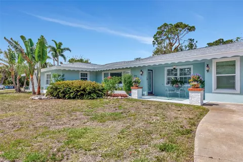 1722 Hazelwood St, Sarasota, FL 34231