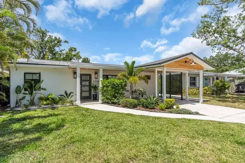 2235 Arlington St, Sarasota, FL 34239