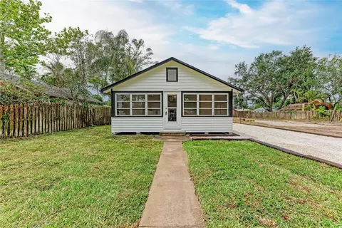 1016 38th St W, Bradenton, FL 34205