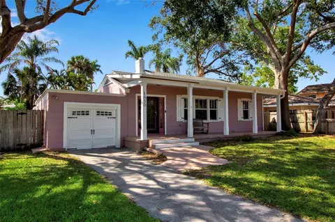 1830 Virginia Dr, Bradenton, FL 34205