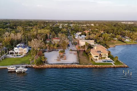 603 Indian Beach Ln, Sarasota, FL 34234