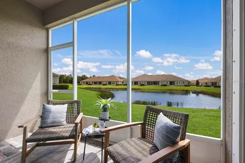 5237 Blossom Cv, Lakewood Ranch, FL 34211