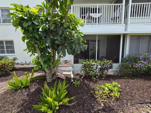 2207 Sunset Dr #E5, Bradenton, FL 34207