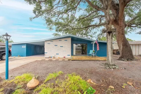 6628 Auburn Ave, Bradenton, FL 34207