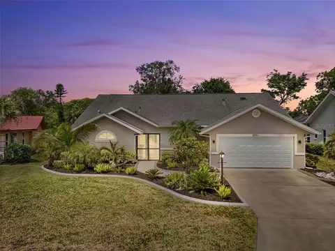 5750 Carriage Dr, Sarasota, FL 34243