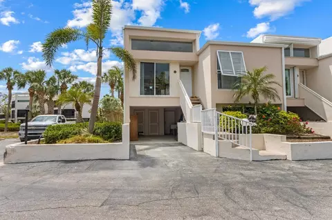 3803 E Bay Dr #10, Bradenton Beach, FL 34217