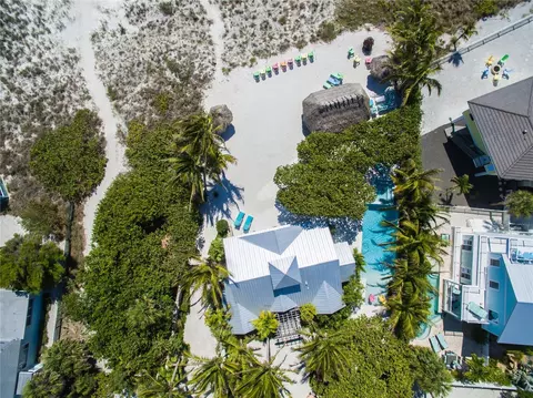 102 104 48th St, Holmes Beach, FL 34217 photo 1