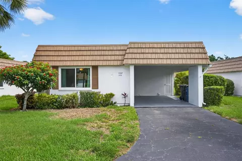 2733 Riverbluff Pl #V57, Sarasota, FL 34231