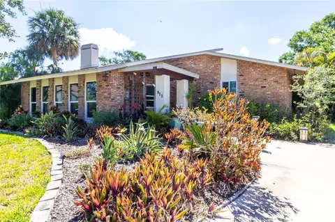 911 Cimarron Cir, Bradenton, FL 34209