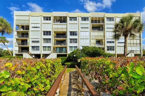 2675 Gulf Of Mexico Dr #404, Longboat Key, FL 34228