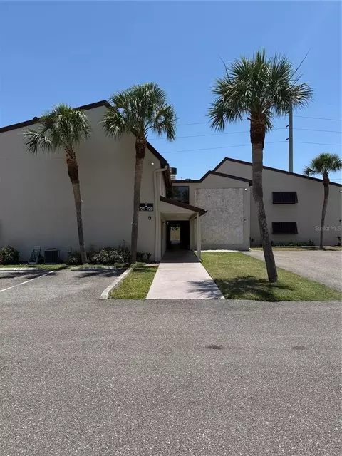 7273 Cloister Dr #121, Sarasota, FL 34231