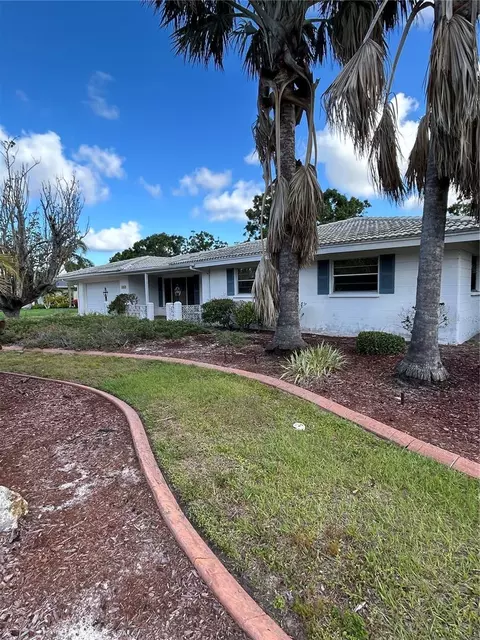 3267 Pine Valley Dr, Sarasota, FL 34239