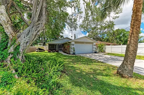 4115 2nd Ave NW, Bradenton, FL 34209