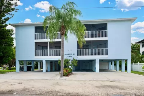 3703 5th Ave #3, Holmes Beach, FL 34217