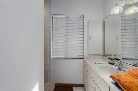 Bath - 9625 Erie Rd, Parrish, FL 34219 photo 2 of 2