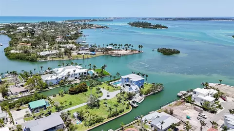 630 De Narvaez Dr, Longboat Key, FL 34228