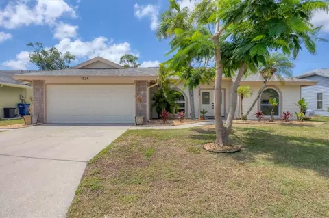 7834 38th Ct E, Sarasota, FL 34243