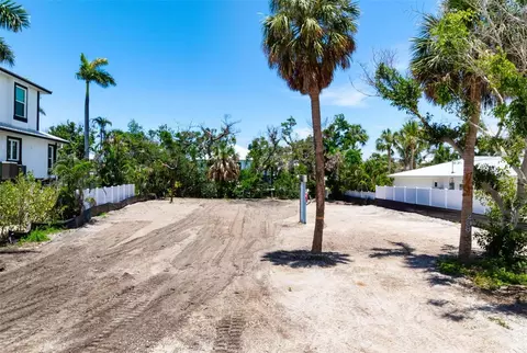 208 Oak Ave, Anna Maria, FL 34216