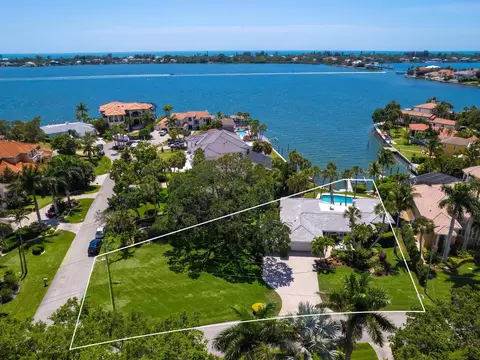7614 Peninsular Dr, Sarasota, FL 34231