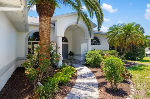 3988 Berlin Dr, Sarasota, FL 34233