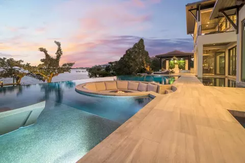 3799 Flamingo Ave, Sarasota, FL 34242