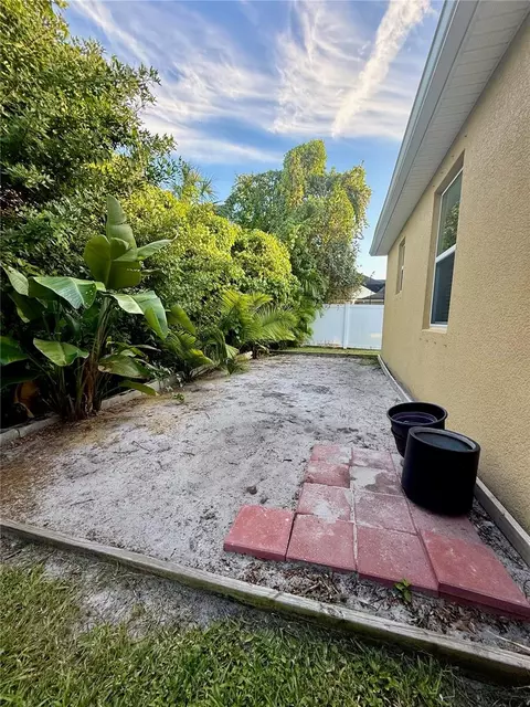 Exterior - 6121 35th Ct E, Bradenton, FL 34203 photo 8 of 16