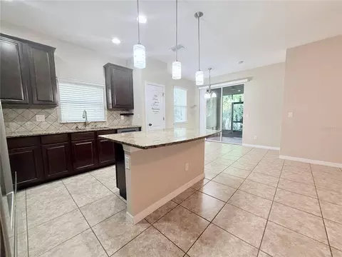 Kitchen - 6121 35th Ct E, Bradenton, FL 34203 photo 1 of 3