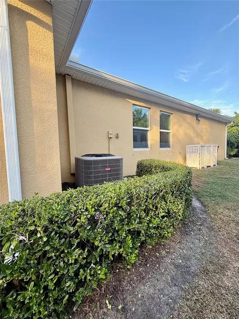 Exterior - 6121 35th Ct E, Bradenton, FL 34203 photo 10 of 16