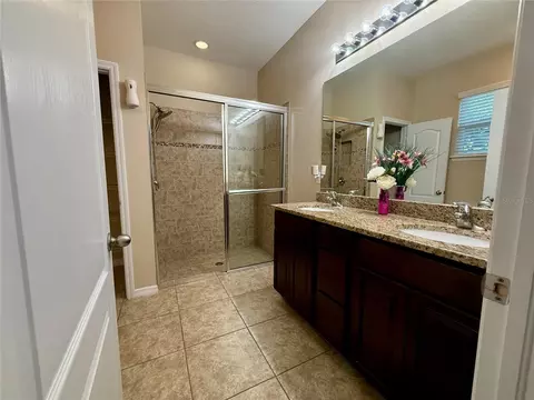 Bath - 6121 35th Ct E, Bradenton, FL 34203 photo 2 of 4