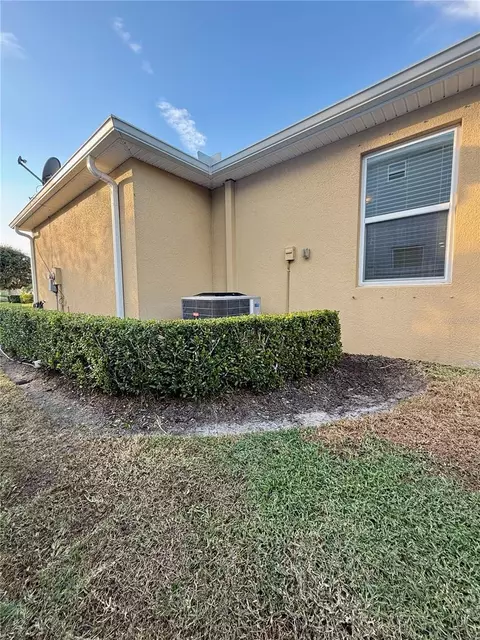 Exterior - 6121 35th Ct E, Bradenton, FL 34203 photo 11 of 16