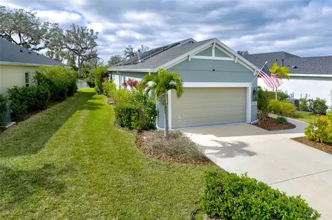 3631 Shimmering Oaks Dr, Parrish, FL 34219