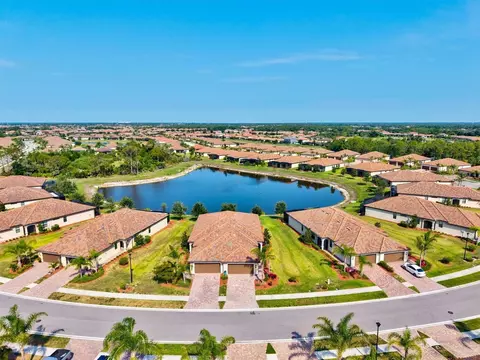 12230 Amica Loop, Venice, FL 34293