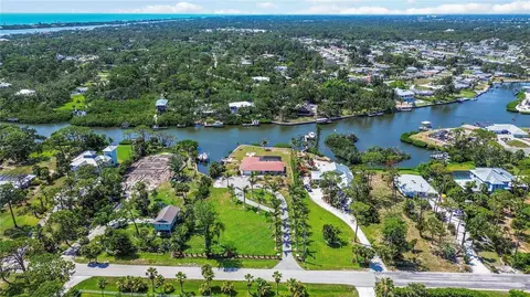 1475 Bayshore Dr, Englewood, FL 34223