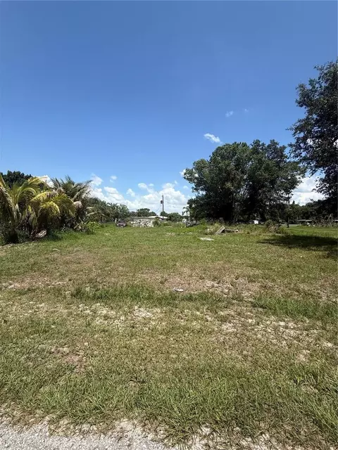 SE Carnahan Avenue, Arcadia, FL 34266
