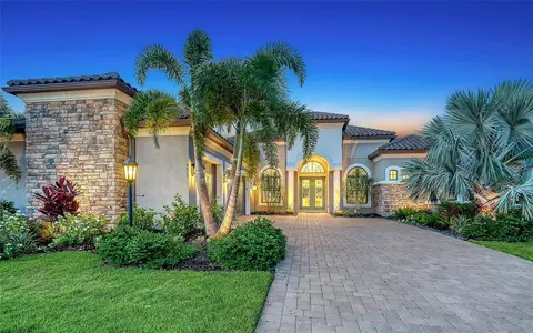 4809 Benito Ct, Bradenton, FL 34211