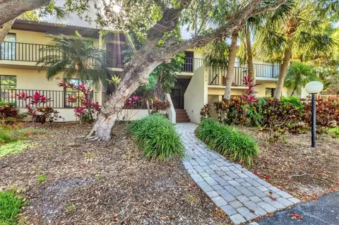 6501 Mourning Dove Dr #215, Bradenton, FL 34210