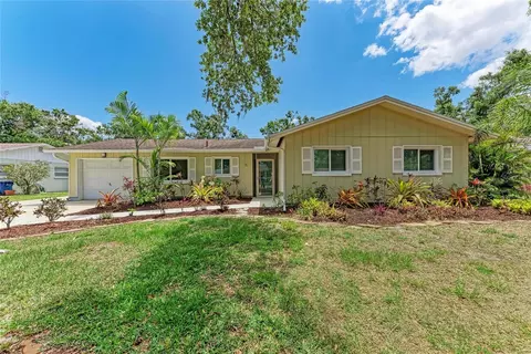 3707 Kingswood Dr, Sarasota, FL 34232