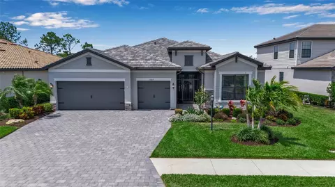 15607 White Linen Dr, Bradenton, FL 34211