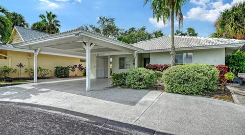 1345 Moonmist Dr #T6, Sarasota, FL 34242