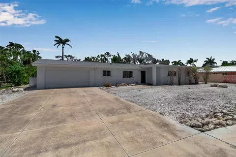 130 N Adams Dr, Sarasota, FL 34236