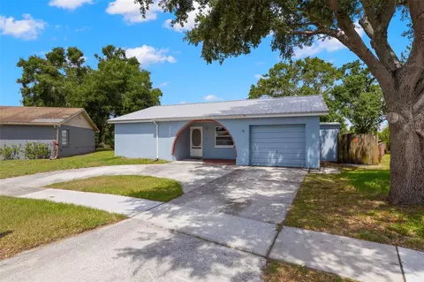 1035 Axlewood Cir, Brandon, FL 33511