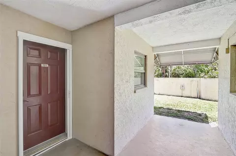 7211 Cloister Dr #101, Sarasota, FL 34231