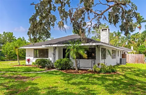 326 25th St W, Bradenton, FL 34205