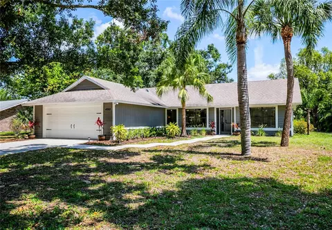 4253 Prairie View Dr, Sarasota, FL 34232