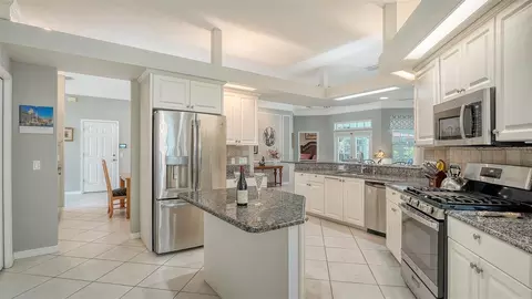 Kitchen - 4612 4th Ave E, Bradenton, FL 34208 photo 4 of 4
