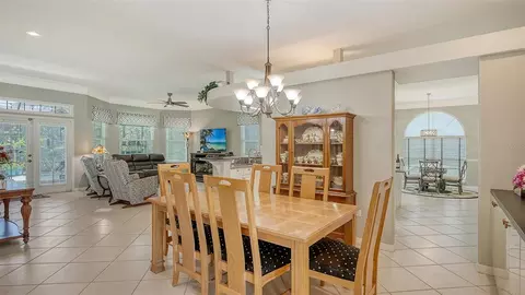 Dining - 4612 4th Ave E, Bradenton, FL 34208 photo 5 of 5