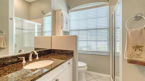 Bath - 4612 4th Ave E, Bradenton, FL 34208 photo 4 of 4