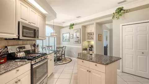 Kitchen - 4612 4th Ave E, Bradenton, FL 34208 photo 3 of 4