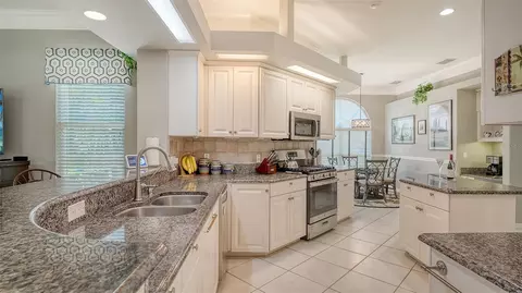 Kitchen - 4612 4th Ave E, Bradenton, FL 34208 photo 2 of 4