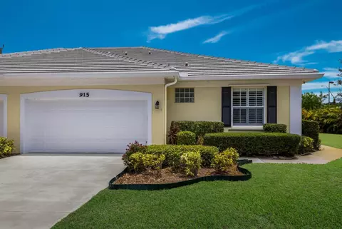 915 SW Barclay Ct, Venice, FL 34293